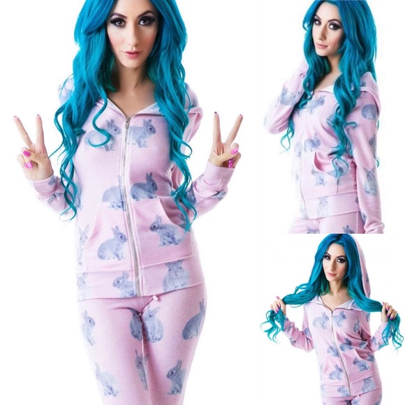 Wildfox Tops - Wildfox Snow Buns Track Jacket in Pink Size Medium 🐰💕
